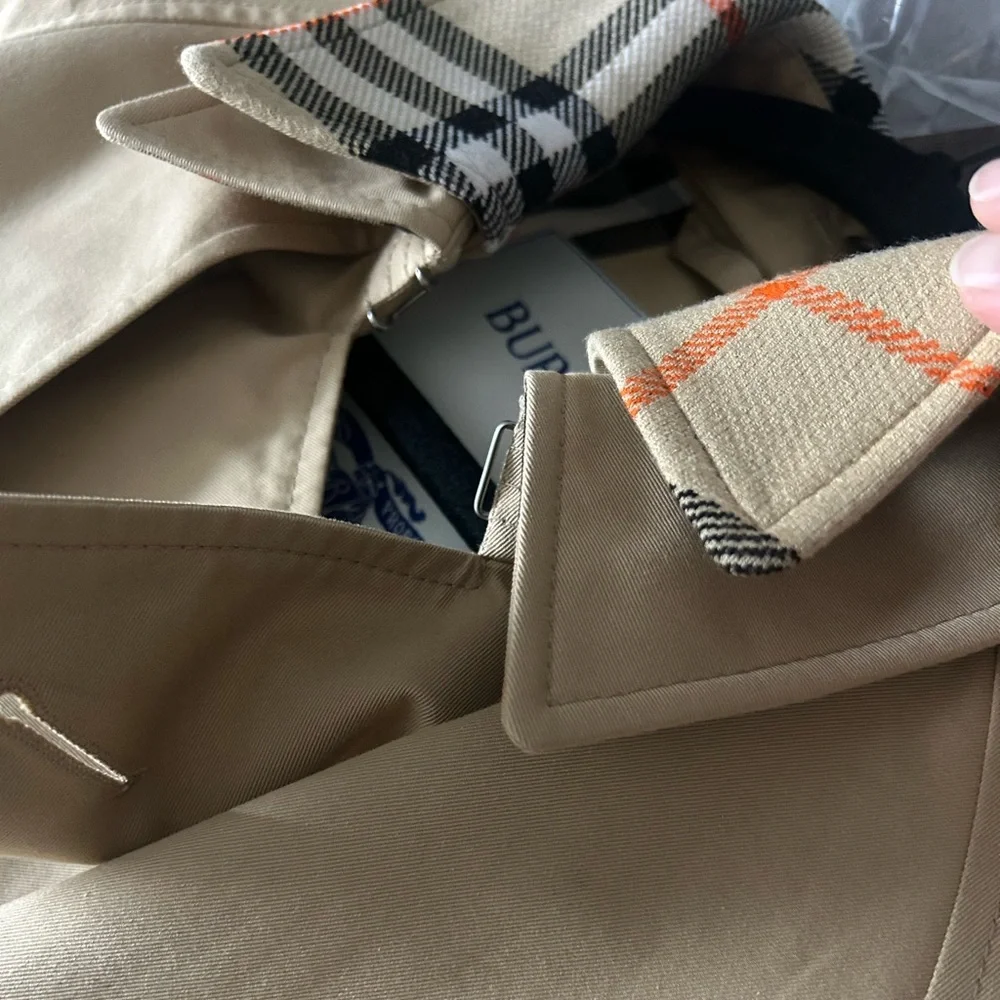 Burberry Beige Trench Coat with Classic Check Lining, less than 5 months old. - Picture 12 of 14